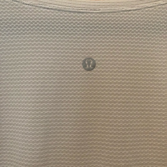 white lululemon tshirt - Picture 3 of 5